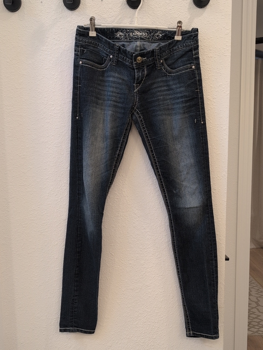 Express Women’s Skinny Jeans - Dark Indigo with Faded Highlights